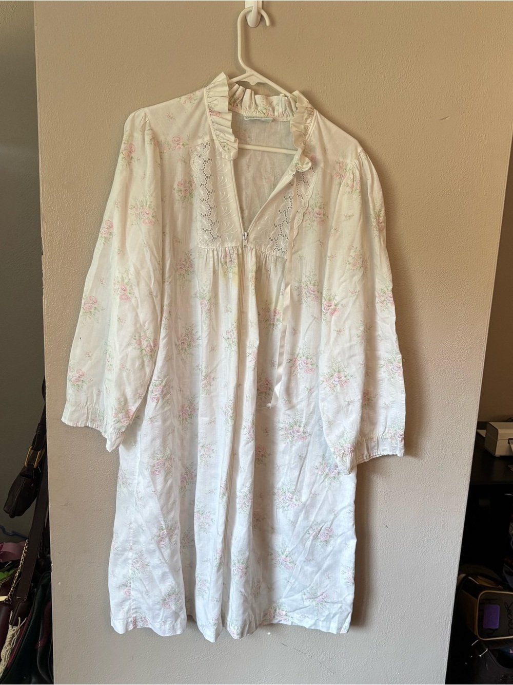 Vintage 90s Gillian O’Malley Floral Nightgown - Soft White with Pink Blossoms XL